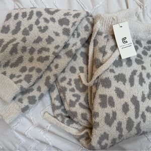 Women’s Cream & Gray Leopard Cozy Lounge Set